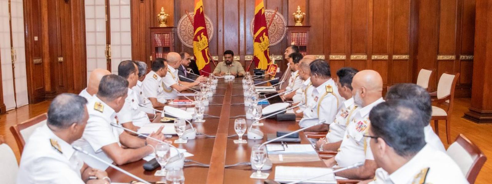 President Meets Senior Naval Officers